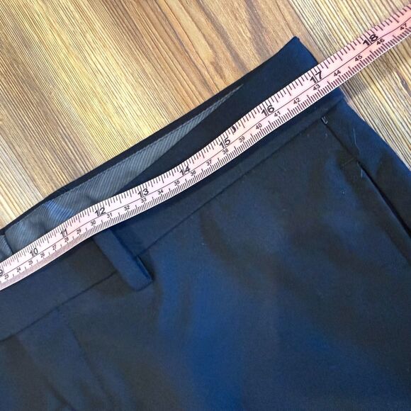 Calvin Klein Men’s 2-Piece Suit Set - Solid Black - Jacket 44R & Pants 34W x 30L - Picture 14 of 15